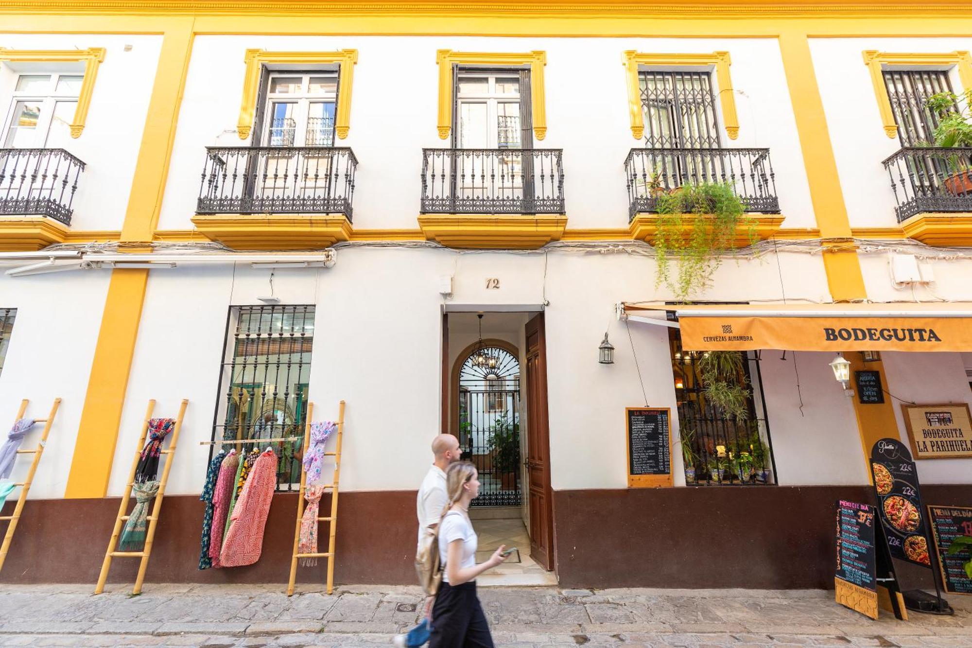 Descubrehome Santa Cruz Private Terrace With Giralda Views Севилья Экстерьер фото